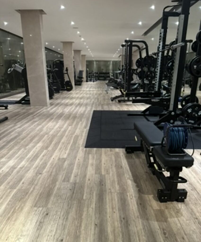 Office cleaning (commercial facility interior)